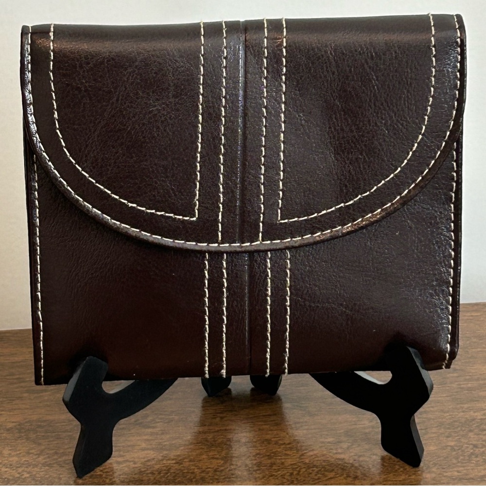 NWOT WOMENS BUXTON DARK BROWN LEATHER BIFOLD WALLET